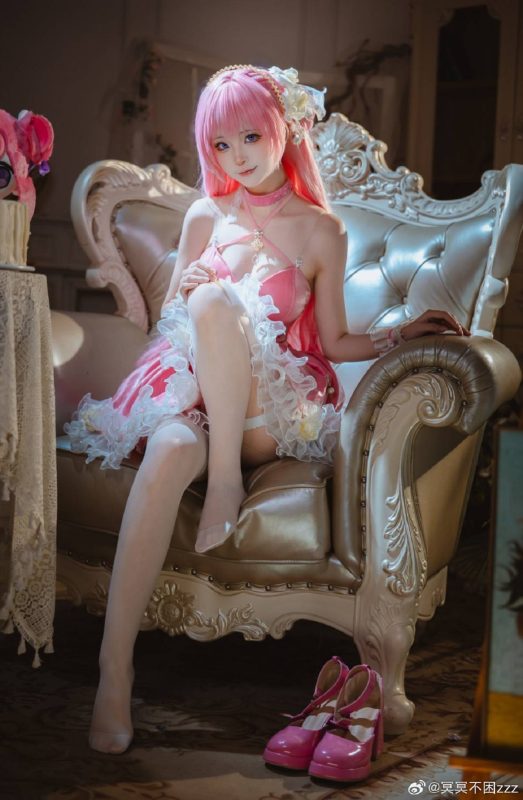 「nikke:胜利女神」桃乐丝 cosplay - 二次元星球