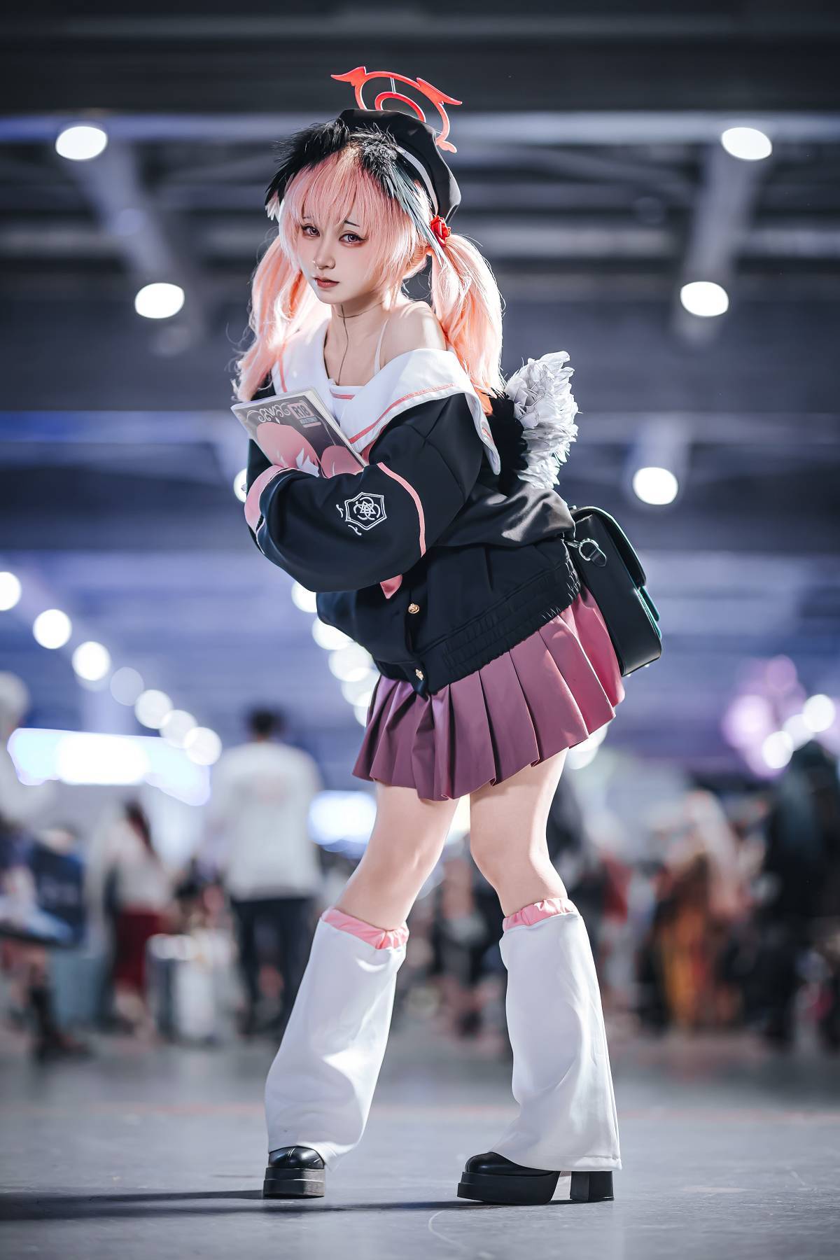 6878696858cb8da5c8bc9072-1