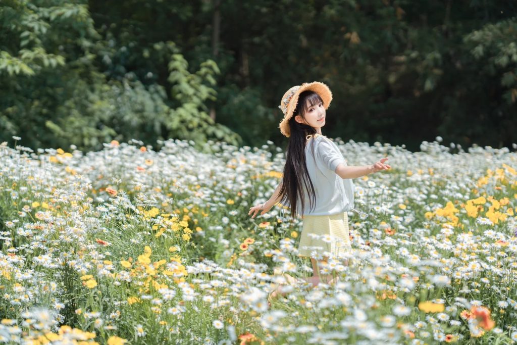 图片[1] - 摄影图册｜初夏小雏菊花海🌼治愈系氛围写真 - 二次元星球